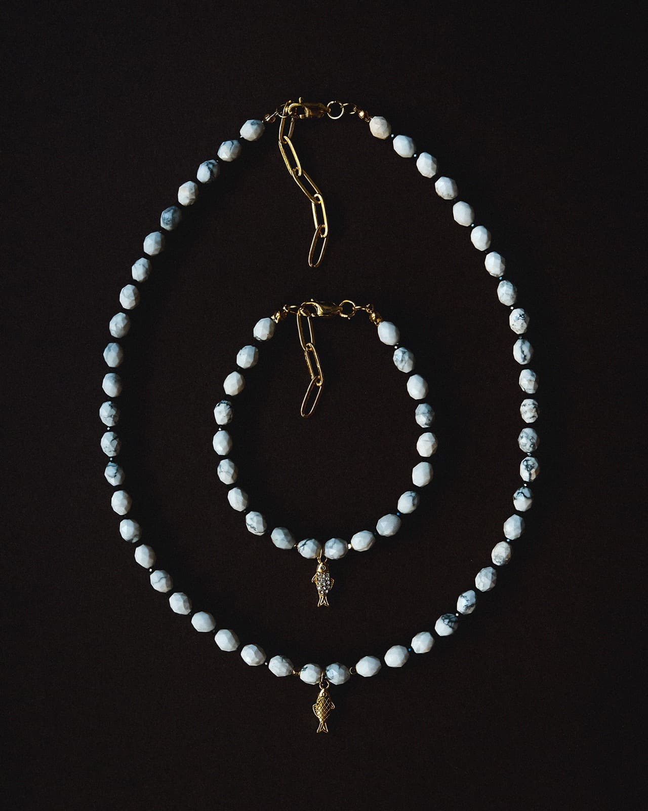 Howlite bead necklace and bracelet set